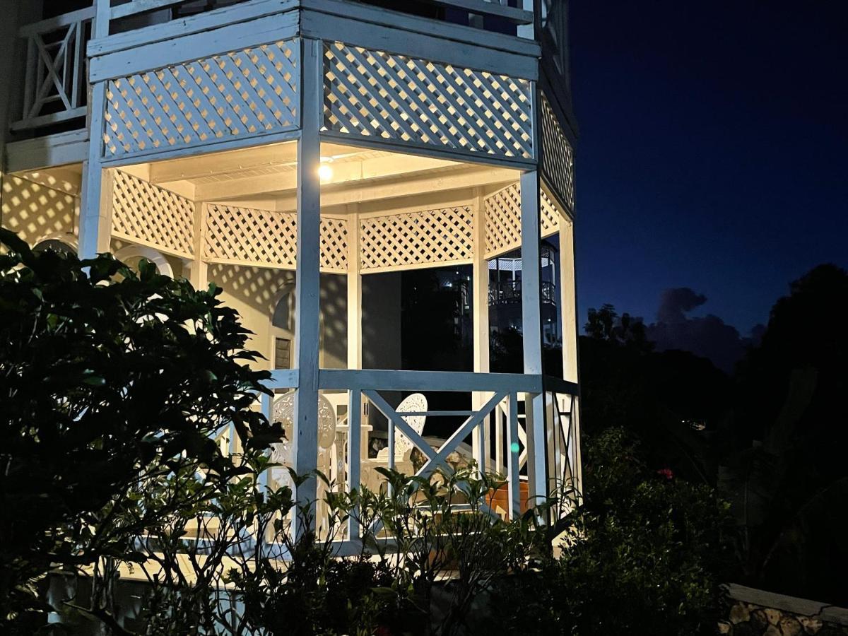 Hummingbird Retreat - Luxury Oceanview Apt, 7-Minute Walk To Beach Очо-Риос Экстерьер фото